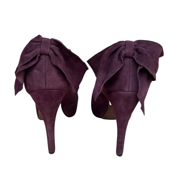 Vera Wang Suede Bow Platform Heels - Picture 4 of 8
